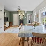 Mountshannon Cottage * Mountshannon