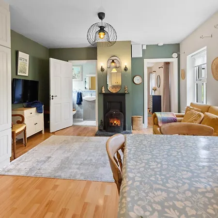 Mountshannon Cottage * Mountshannon
