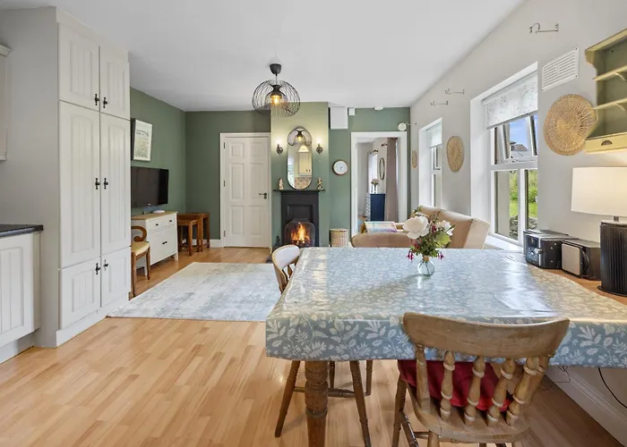 Mountshannon Cottage * Mountshannon